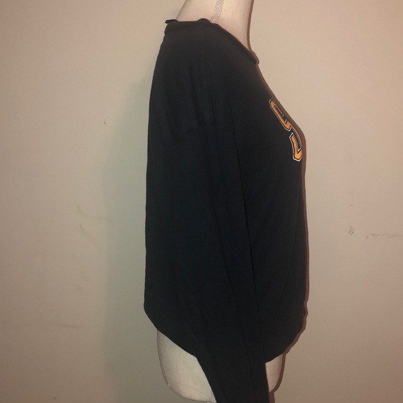 H&M Long Sleeve - Picture 2 of 2